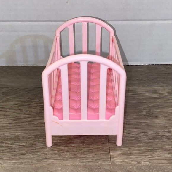 Kelly Baby Sister of Barbie Doll Crib Vintage Rare Pink Version - Picture 2 of 6